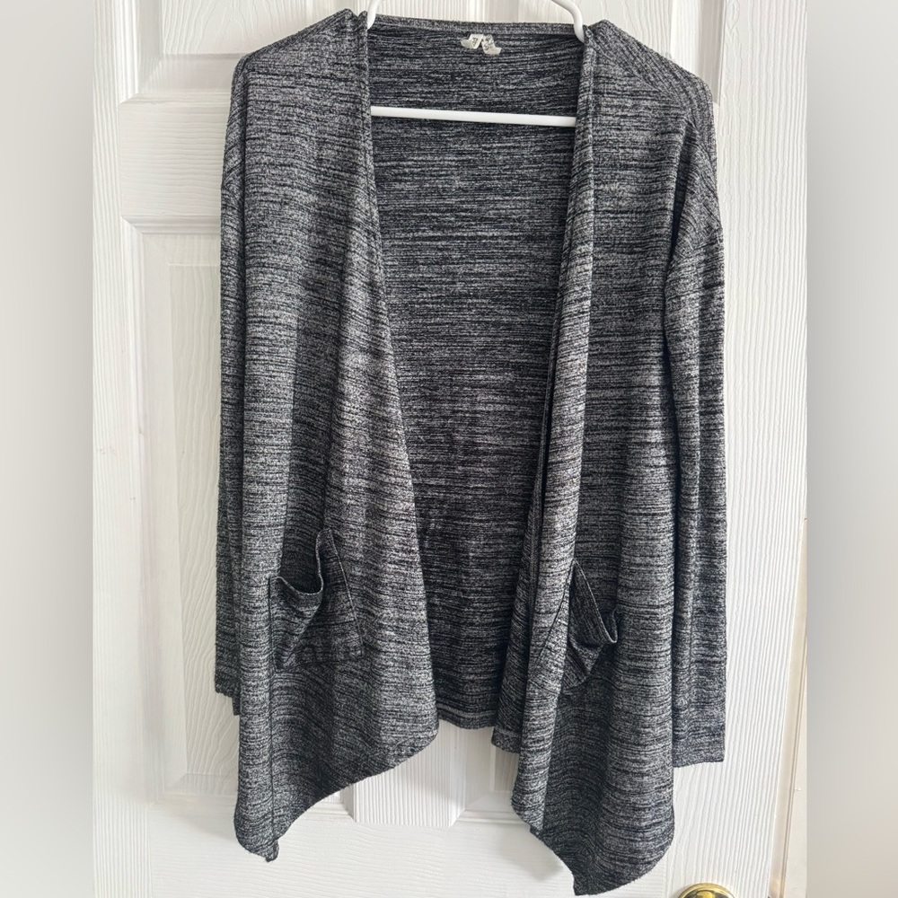 MUDD Open Front Cardigan Gray/black Size XS